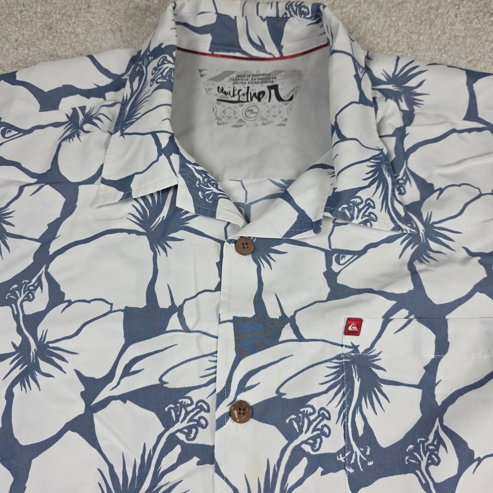 Quiksilver Button Up Shirt Mens XXL Blue White Hibiscus Floral Short Sleeve Surf